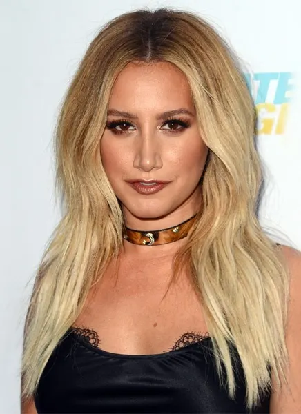 ashley-tisdale-long-straight-hairstyle