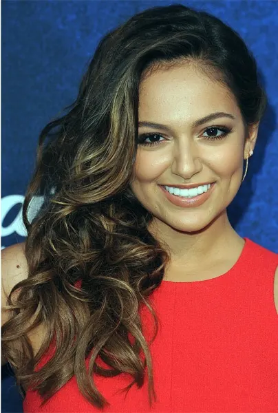 bethany-mota-long-curly-hairstyle