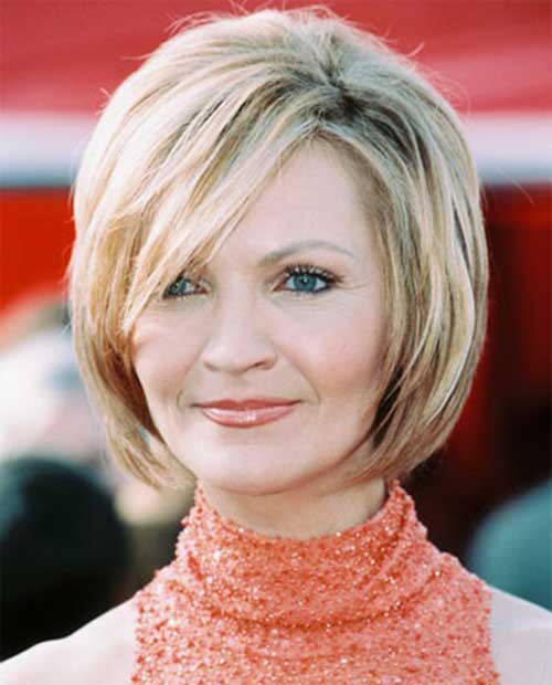 blonde-short-hair-style-for-over-50