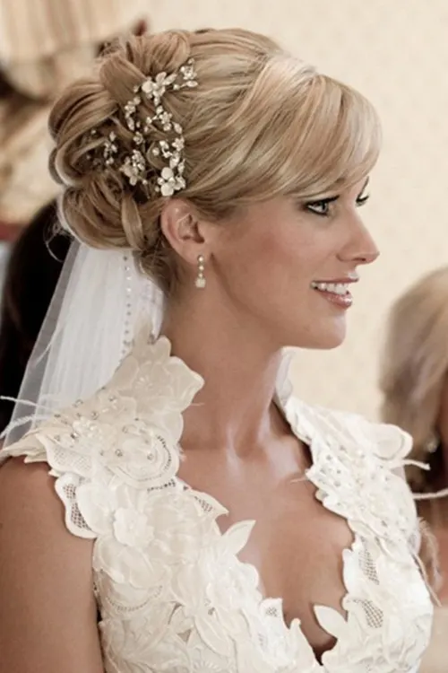 elegant-wedding-hairstyles-for-medium-hair