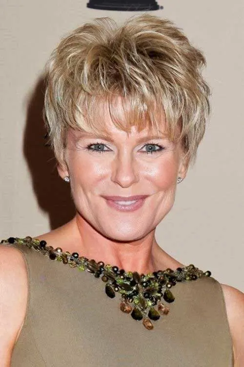 haircuts-for-women-over-50-short-hair-style