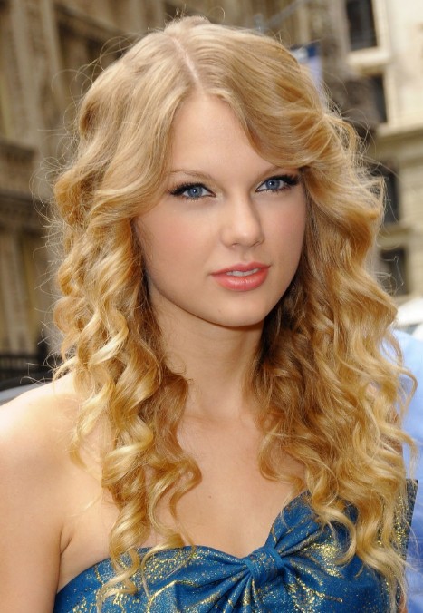 hairstyles-for-girls-with-curly-hair