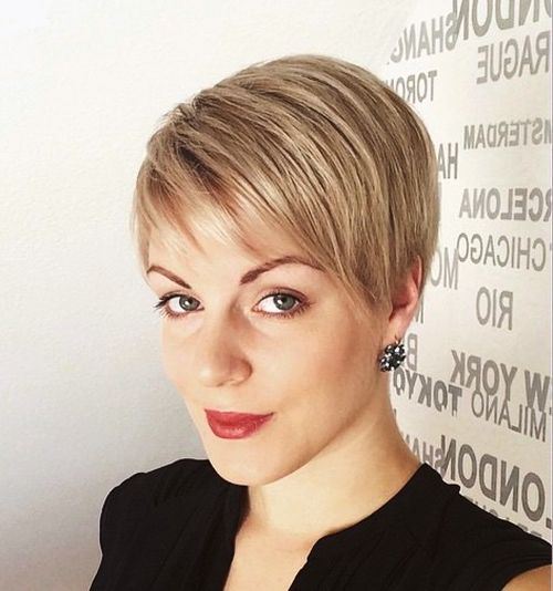 short-haircut-with-side-bangs