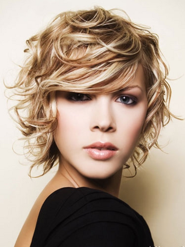 40 Popular And Trendy Curly Hairstyles For Teenage Girls – Hottest Haircuts