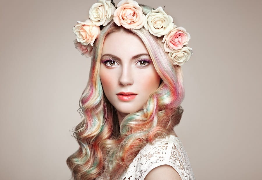 colorful hair highlights for oval face shape