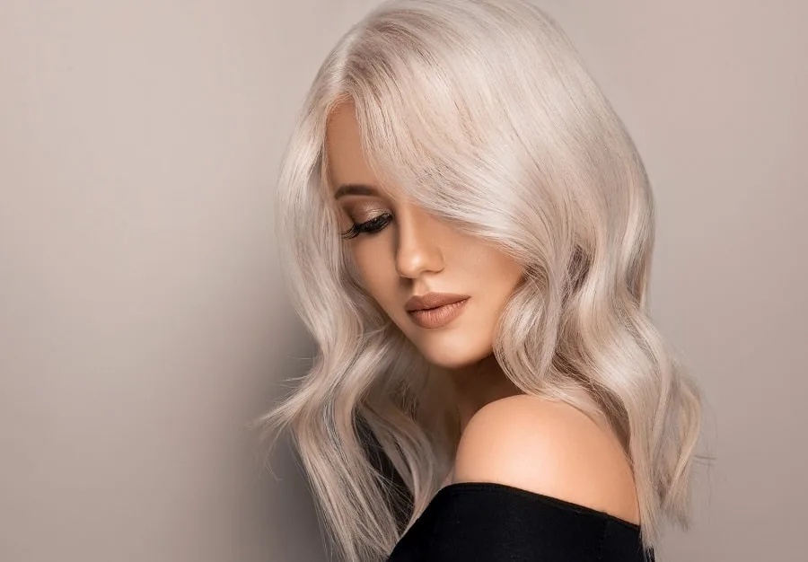 white blonde hairstyle for women with oval face