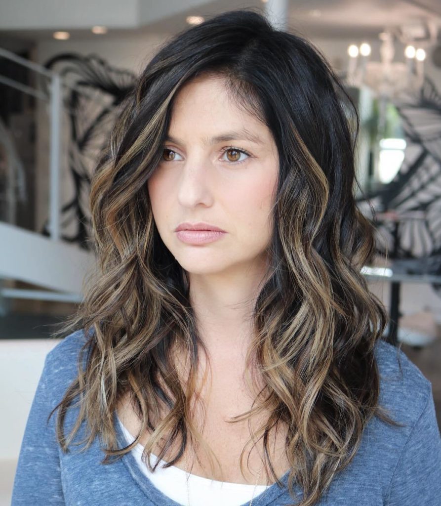 long-wavy-brunette-balayage