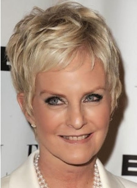 short-hairstyles-for-thin-hair-over-50