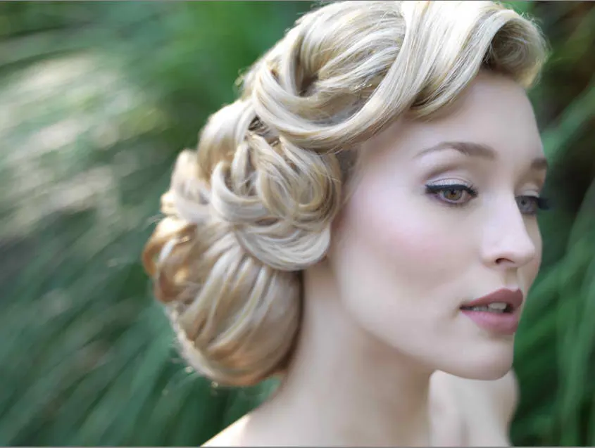 classic-hairstyles-for-bride