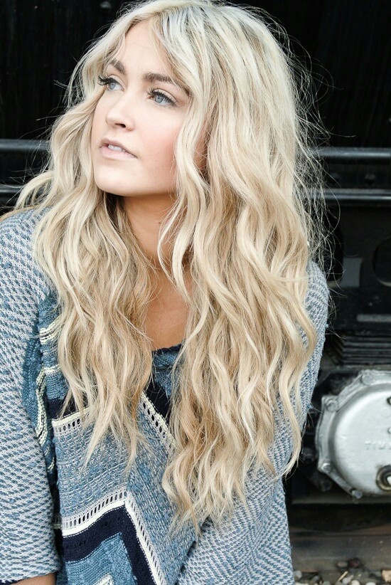 long-wavy-blonde-hairstyles