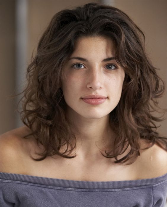 20 Naturally Medium Length Curly Hairstyles
