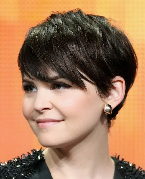 Short Hairstyles for Round Faces