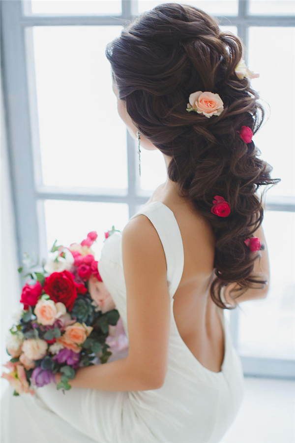 Wavy Bridal Hairstyle with Red Flower