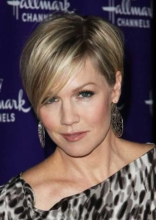 Short Hairstyles For Women Over 40