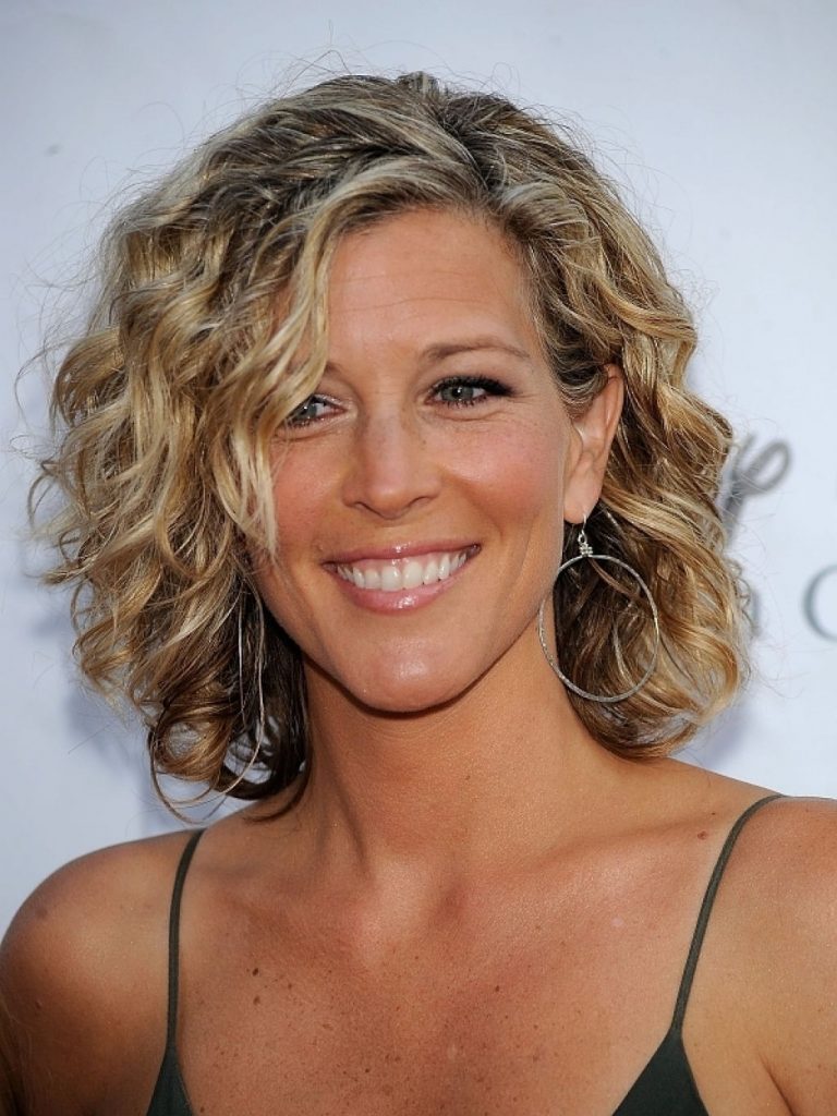 23 Curly Bob Hairstyles That Are Trending Right Now StayGlam