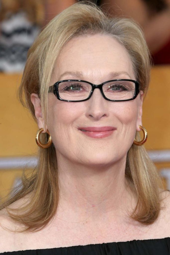 25 Hairstyles for Women Over 50 With Glasses - Hottest Haircuts
