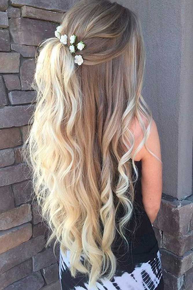 Blonde Wavy Hairstyle for Long Hair