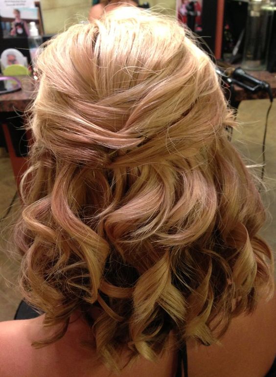 15 Prom Hairstyles For Medium Hair Look Gorgeous For Your Big Night 15 Prom Hairstyles For Medium Hair Look Gorgeous For Your Big Night