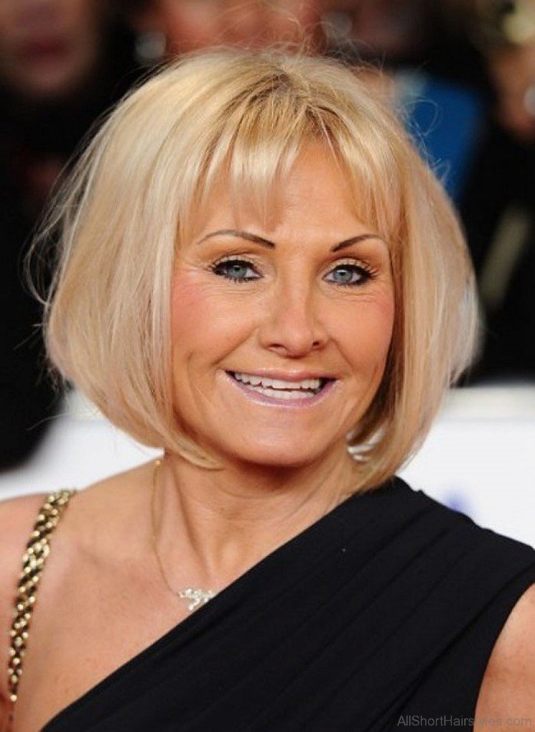 Hairstyles for women over 50 with bangs