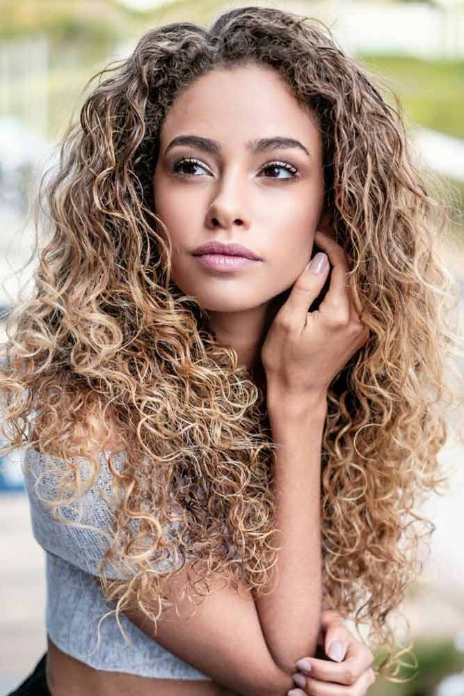 15 Long Curly Hairstyles For Women To Jealous Everyone - Haircuts ...
