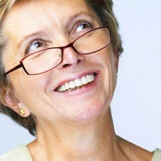Hairstyles for Women Over 50 With Glasses