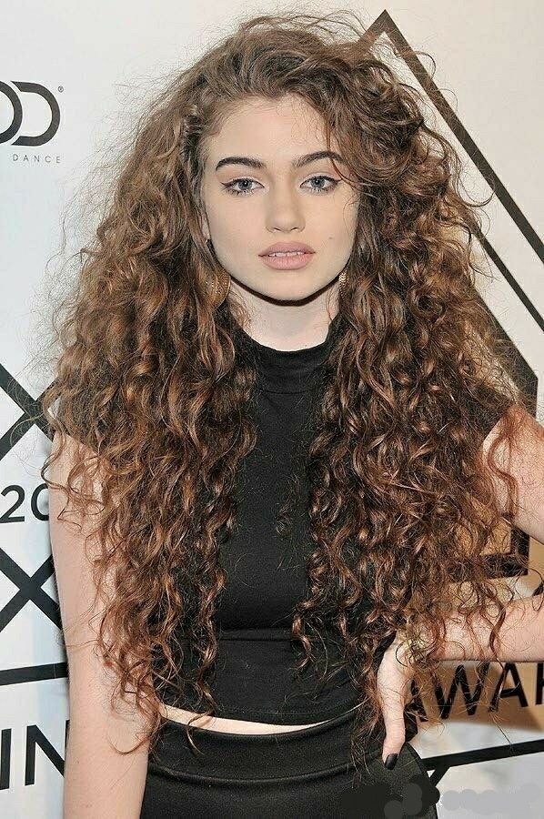 Curly Hairstyles for Teenage Girls