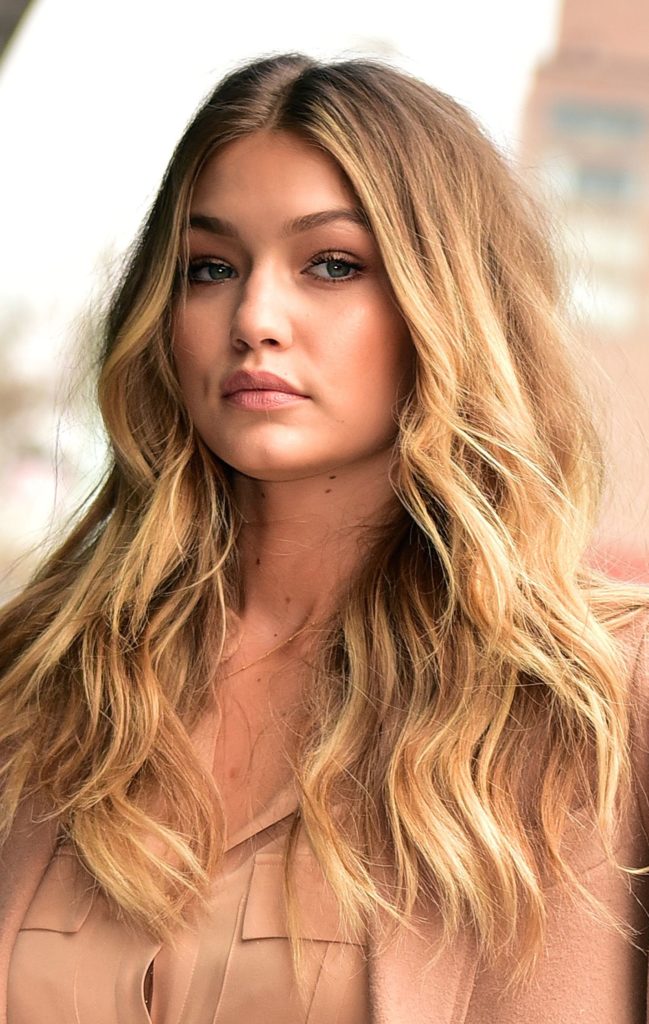35 Gorgeous Styles to Get Beach Waves in Your Hair 35 Gorgeous Styles to Get Beach Waves in Your Hair