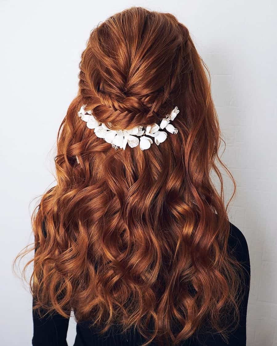 fall hairstyle for auburn brown curly hair