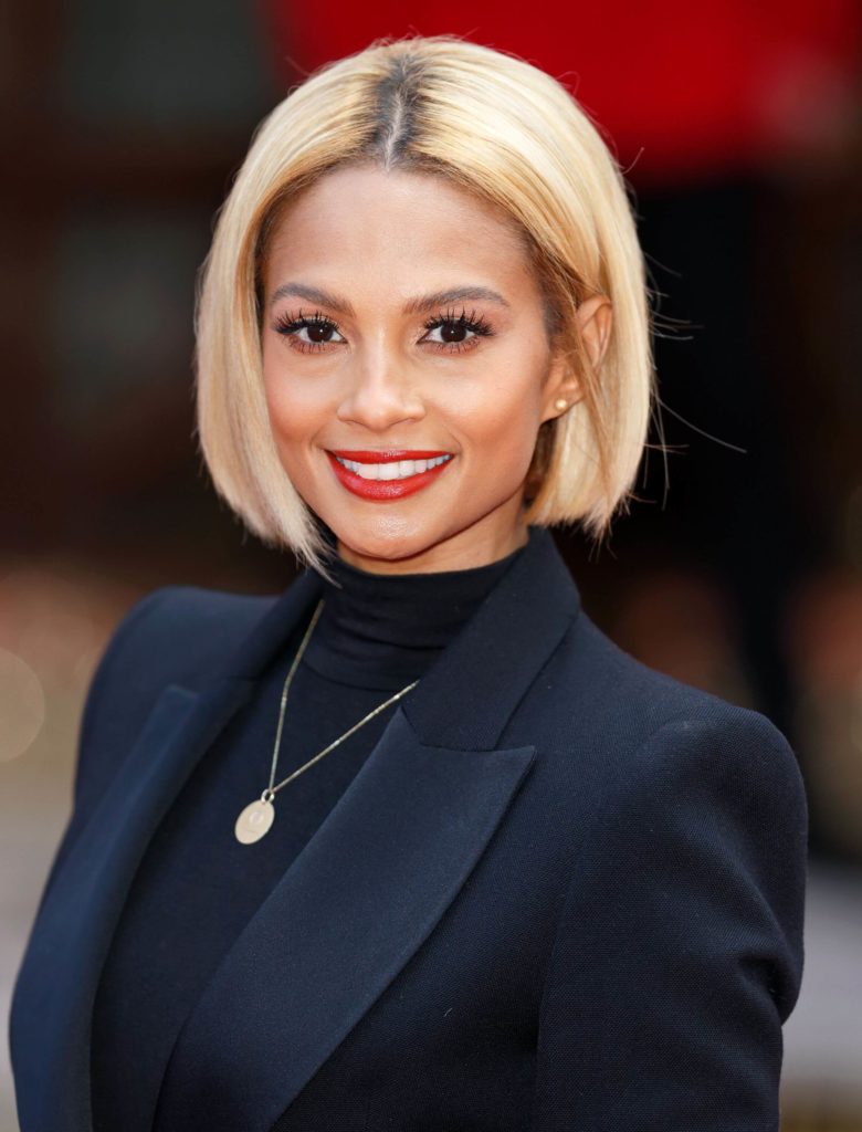 25 Perfect Blunt Bob Haircuts to Look Charming