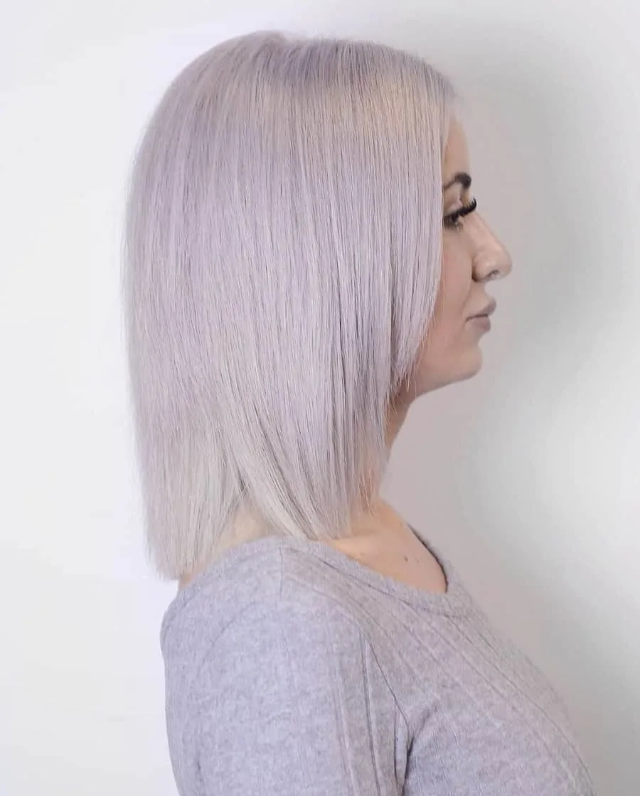 straight silver blonde hairstyle for women