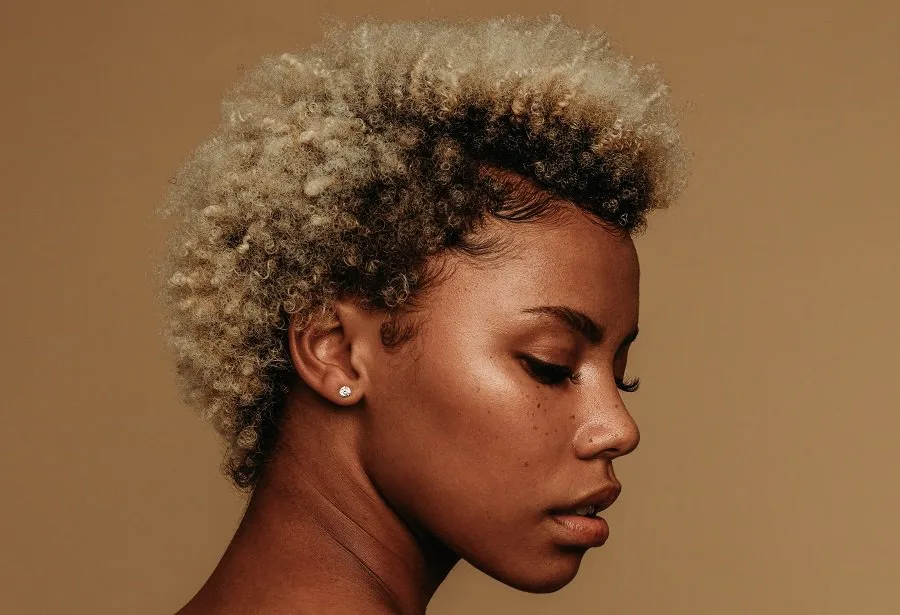TWA hairstyle with blonde highlights