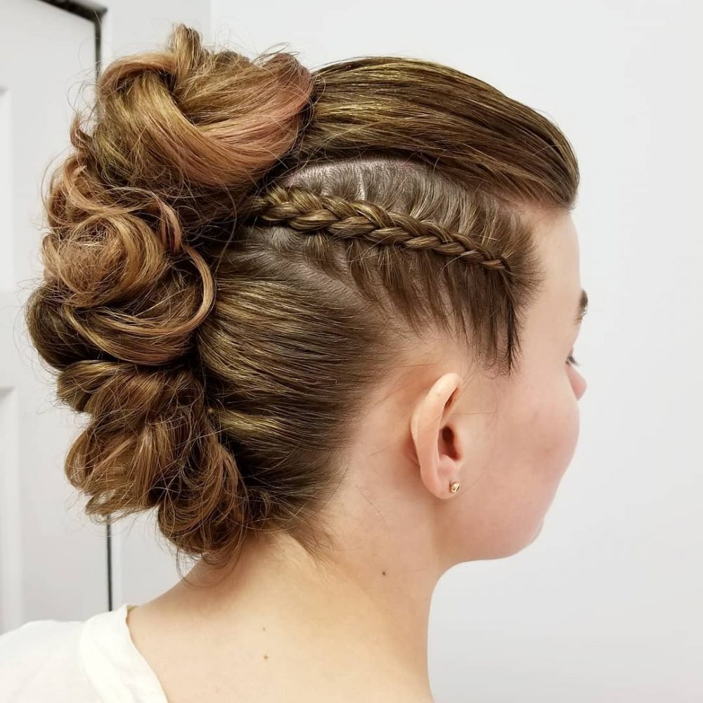 21 Prom Hairstyles 2019 from Around the World - Haircuts 21 Prom Hairstyles 2019 from Around the World - Haircuts