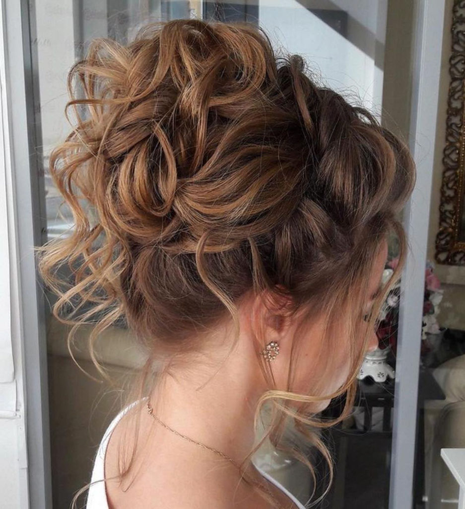 21 Classy And Charming Hairstyles For Wedding Guest