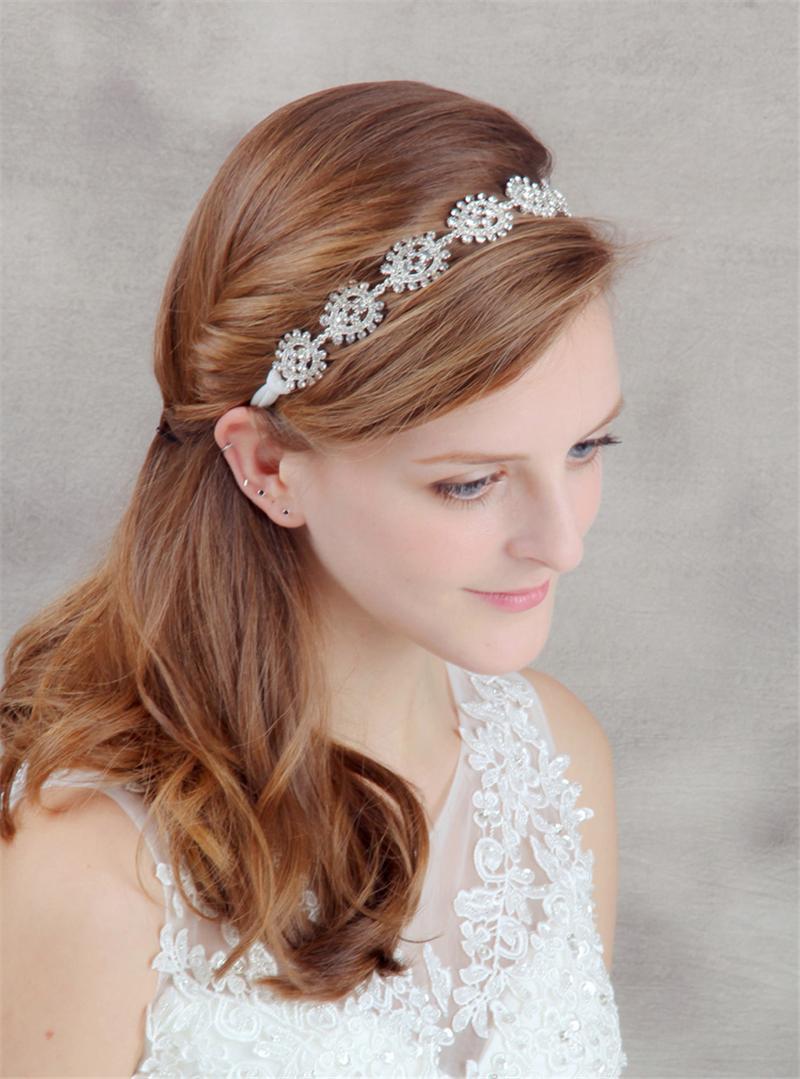 41 Wedding Hairstyles Medium Length Images, Stock Photos, 3D objects, &  Vectors | Shutterstock