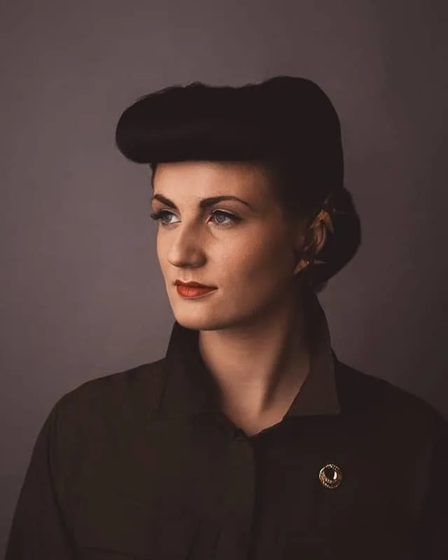 1940s hairstyle for women