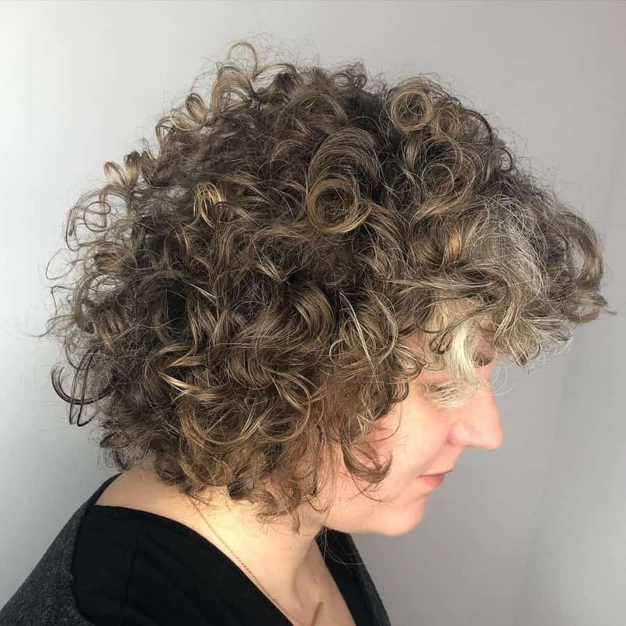 short curly hairstyle for women over 40