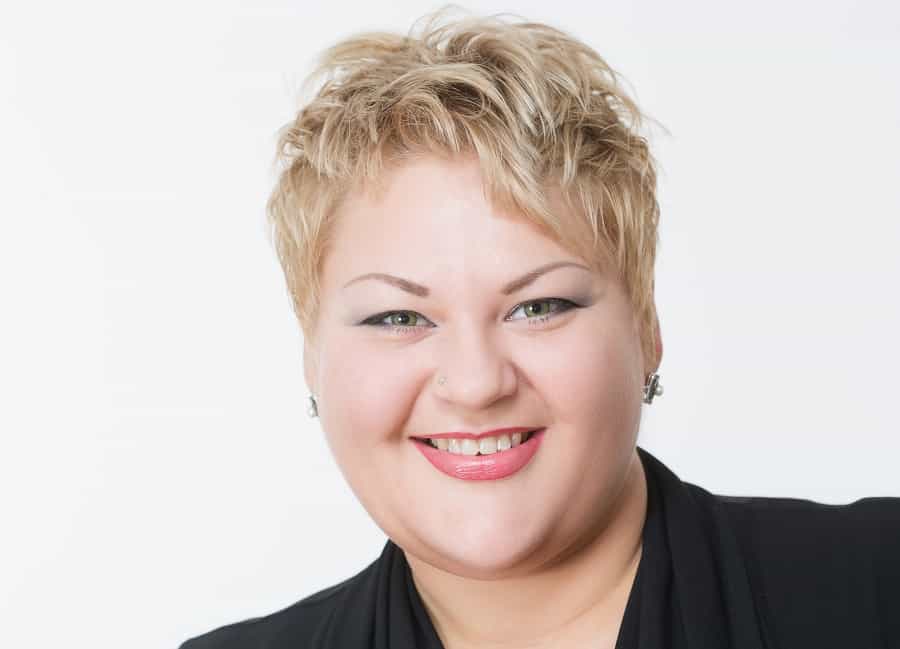 short blonde pixie for round face with double chin